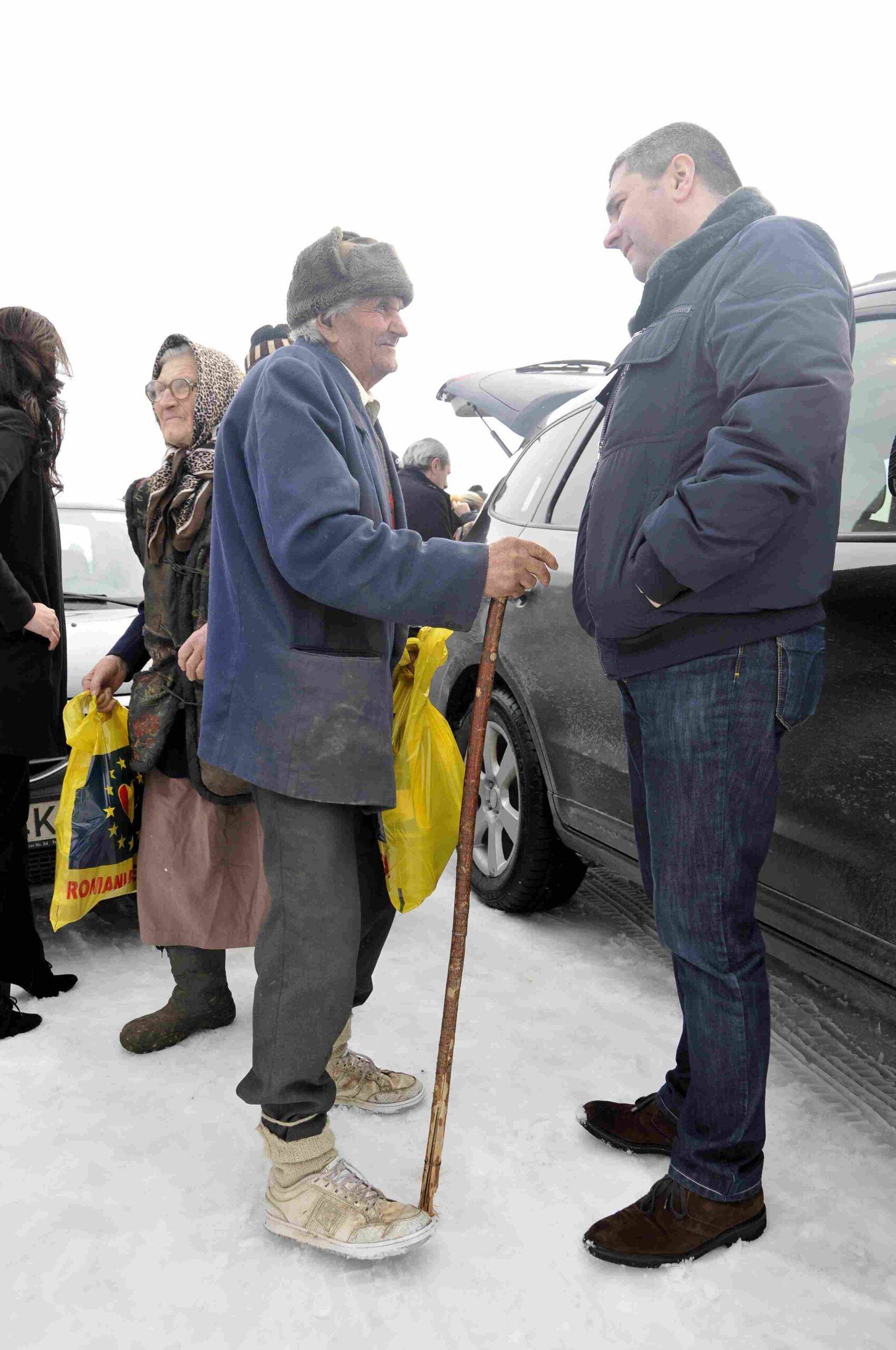 Sprijin pentru persoanele nevoiaşe