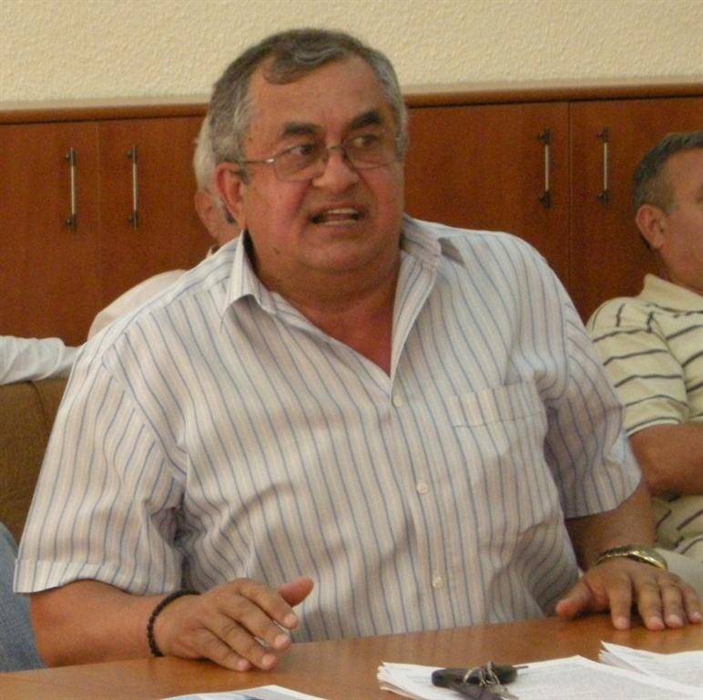 Florea mai stă o tură…