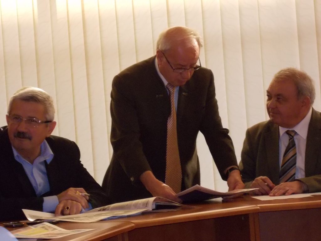 Pedelistii, umiliti de uselisti în Consiliul Local