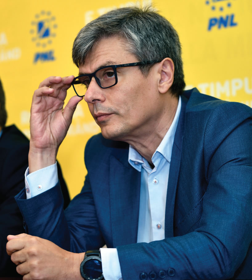 În numele Tatălui, al Fiului și al Sfântului Duh: GIGEL, DANIEL și COSTEL !