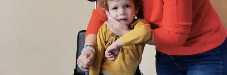 Ștefănel, un copilaș de doar 3 ani, are nevoie de peste $2.1 milioane pentru cel mai scump medicament din lume