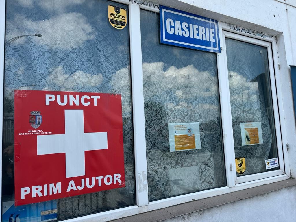 DESCHIDEM 11 PUNCTE DE PRIM AJUTOR, PE TIMP DE CANICULĂ, ÎN TOATE ZONELE ORAȘULUI