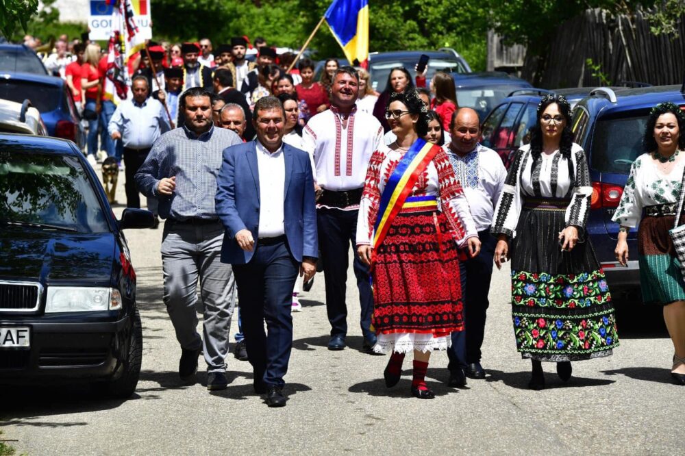 TRADIȚIE ȘI FOLCLOR ÎN COMUNA GODEANU