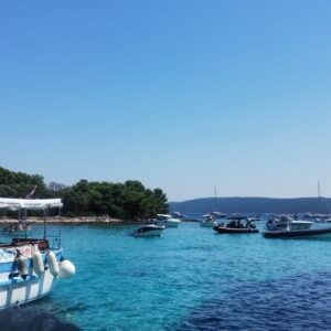 Primim la redacție: Săracii oameni bogați!