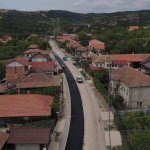 Asfalt pentru locuitorii din JIDOȘTIȚA