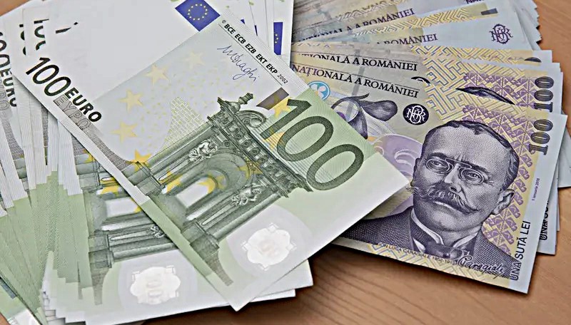 Polițiști de frontieră din cadrul SPF Orșova au refuzat 350 de euro mită în două cazuri distincte
